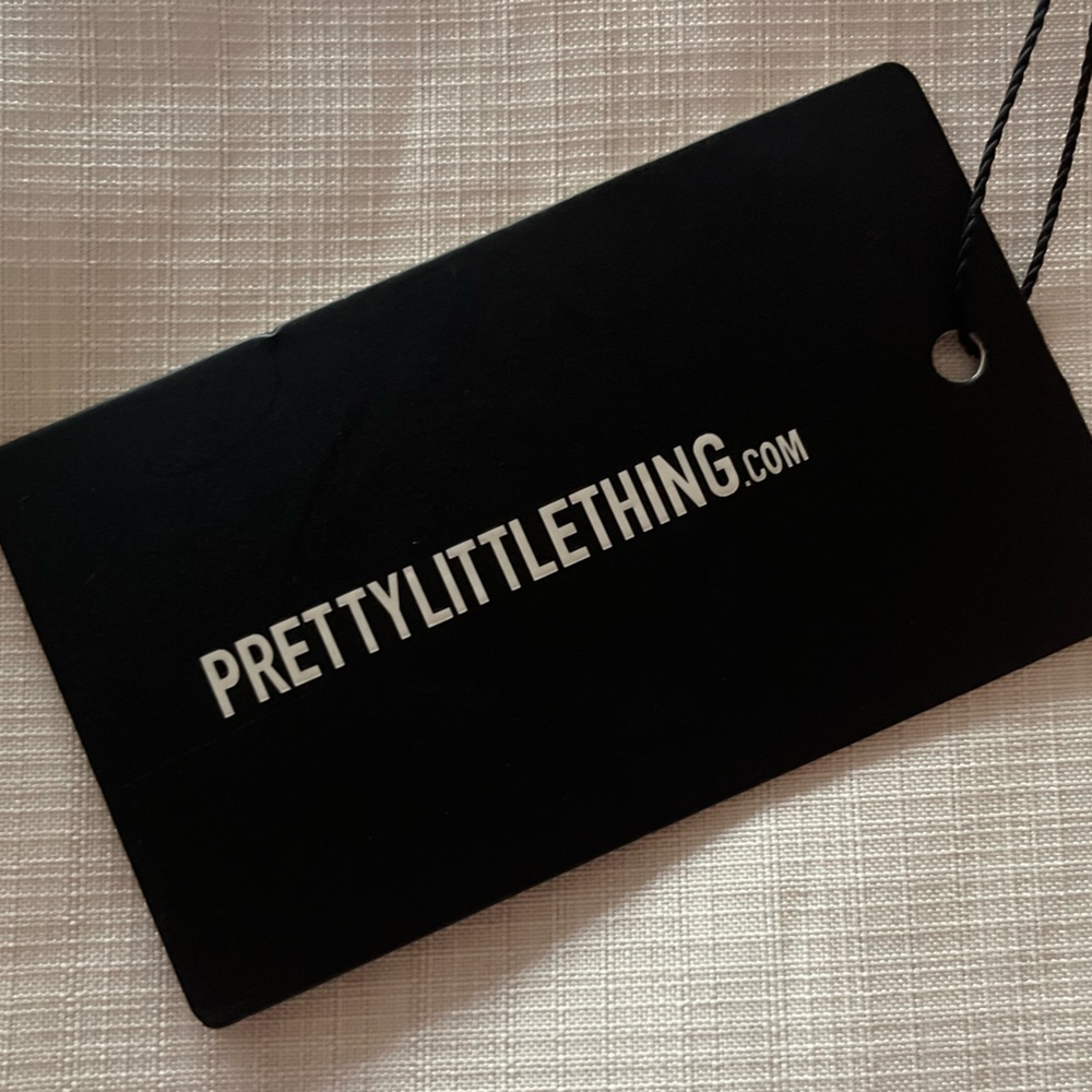 PrettyLittleThing - Picture 7 of 9